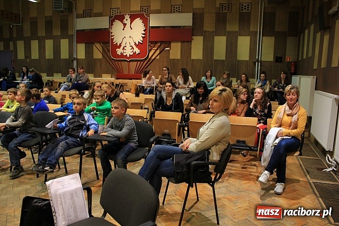 Zdjęcie w galerii na portalu naszraciborz.pl: Przygody Dorotki w krainie bajek, czyli Dzień Dziecka w raciborskiej PWSZ wiadomości z regionu