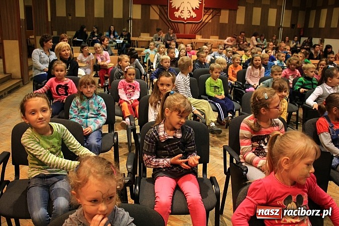 Zdjęcie w galerii na portalu naszraciborz.pl: Przygody Dorotki w krainie bajek, czyli Dzień Dziecka w raciborskiej PWSZ wiadomości z regionu