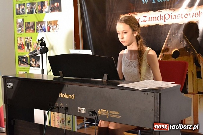 Zdjęcie w galerii na portalu naszraciborz.pl: Festiwal Piosenki Europejskiej - dzień drugi wiadomości z regionu