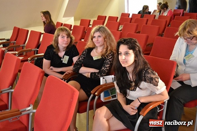 Zdjęcie w galerii na portalu naszraciborz.pl: Festiwal Piosenki Europejskiej - dzień drugi wiadomości z regionu