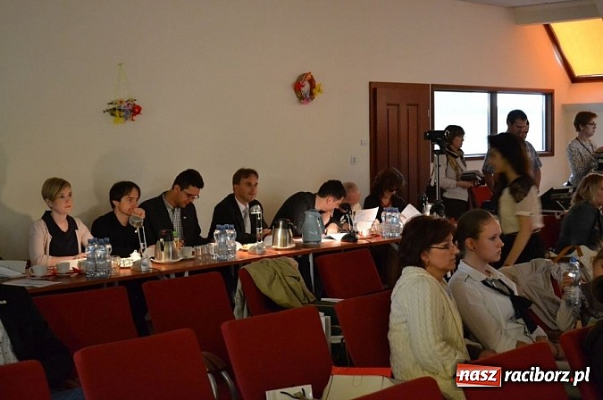 Zdjęcie w galerii na portalu naszraciborz.pl: Festiwal Piosenki Europejskiej - dzień drugi wiadomości z regionu