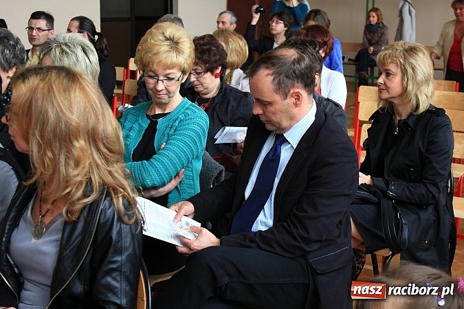 Zdjęcie w galerii na portalu naszraciborz.pl: Przedszkole nr 17 w Markowicach otrzymało imię Koziołka Matołka wiadomości z regionu