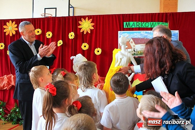 Zdjęcie w galerii na portalu naszraciborz.pl: Przedszkole nr 17 w Markowicach otrzymało imię Koziołka Matołka wiadomości z regionu