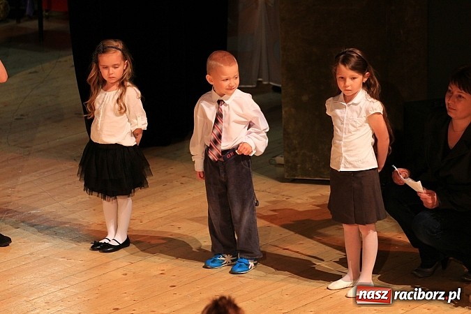 Zdjęcie w galerii na portalu naszraciborz.pl: Przedszkolaki wystąpiły dla swoich rodziców w RCK wiadomości z regionu