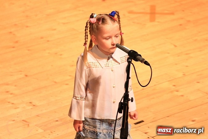 Zdjęcie w galerii na portalu naszraciborz.pl: Przedszkolaki wystąpiły dla swoich rodziców w RCK wiadomości z regionu