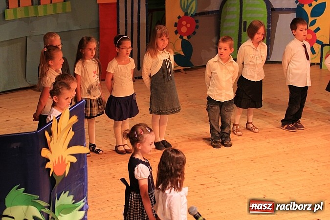 Zdjęcie w galerii na portalu naszraciborz.pl: Przedszkolaki wystąpiły dla swoich rodziców w RCK wiadomości z regionu