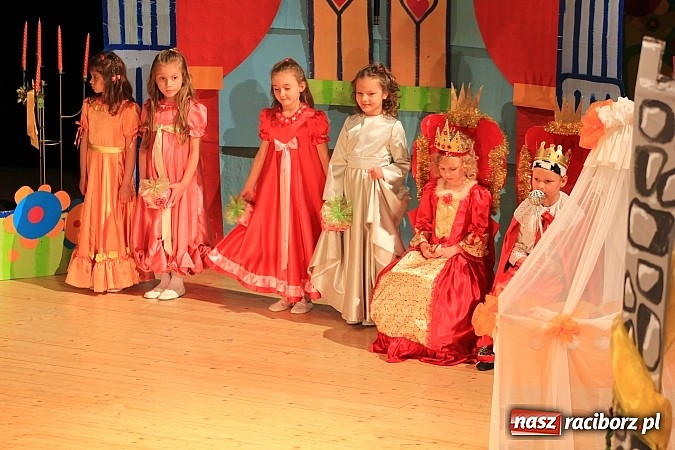 Zdjęcie w galerii na portalu naszraciborz.pl: Przedszkolaki wystąpiły dla swoich rodziców w RCK wiadomości z regionu