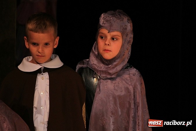 Zdjęcie w galerii na portalu naszraciborz.pl: Przedszkolaki wystąpiły dla swoich rodziców w RCK wiadomości z regionu