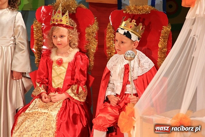 Zdjęcie w galerii na portalu naszraciborz.pl: Przedszkolaki wystąpiły dla swoich rodziców w RCK wiadomości z regionu