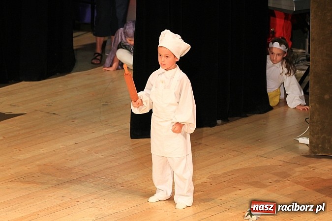 Zdjęcie w galerii na portalu naszraciborz.pl: Przedszkolaki wystąpiły dla swoich rodziców w RCK wiadomości z regionu