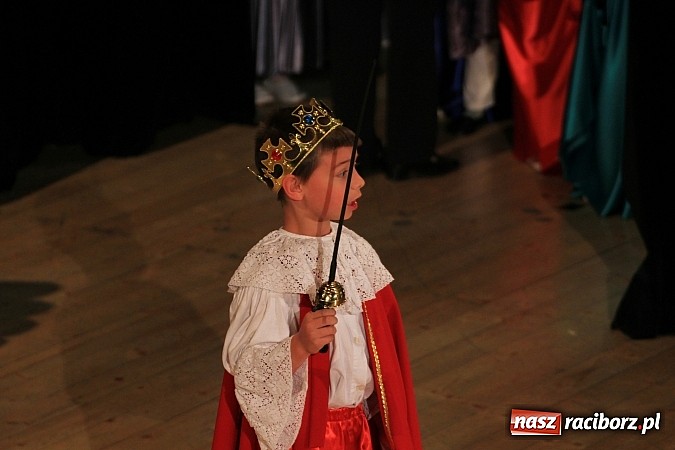 Zdjęcie w galerii na portalu naszraciborz.pl: Przedszkolaki wystąpiły dla swoich rodziców w RCK wiadomości z regionu