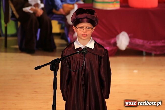 Zdjęcie w galerii na portalu naszraciborz.pl: Przedszkolaki wystąpiły dla swoich rodziców w RCK wiadomości z regionu