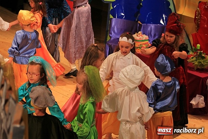 Zdjęcie w galerii na portalu naszraciborz.pl: Przedszkolaki wystąpiły dla swoich rodziców w RCK wiadomości z regionu