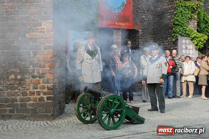 Zdjęcie w galerii na portalu naszraciborz.pl: Wieczór w Muzeum - pełna sala miłośników zabytków i historii wiadomości z regionu