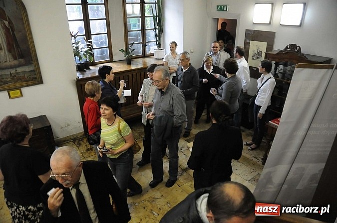 Zdjęcie w galerii na portalu naszraciborz.pl: Wieczór w Muzeum - pełna sala miłośników zabytków i historii wiadomości z regionu