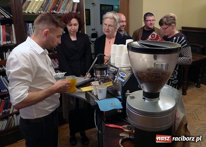 Zdjęcie w galerii na portalu naszraciborz.pl: Wieczór w Muzeum - pełna sala miłośników zabytków i historii wiadomości z regionu