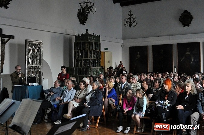 Zdjęcie w galerii na portalu naszraciborz.pl: Wieczór w Muzeum - pełna sala miłośników zabytków i historii wiadomości z regionu