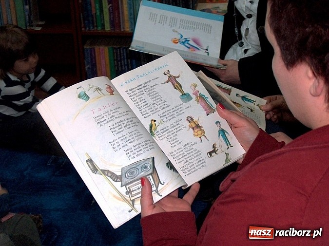Zdjęcie w galerii na portalu naszraciborz.pl: Cały Racibórz czytał dzieciom wiadomości z regionu
