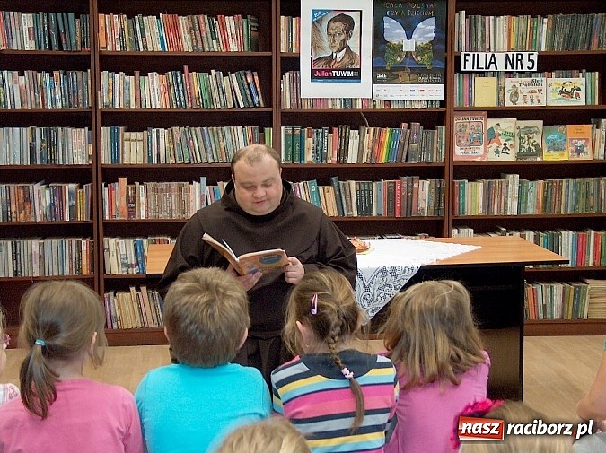 Zdjęcie w galerii na portalu naszraciborz.pl: Cały Racibórz czytał dzieciom wiadomości z regionu