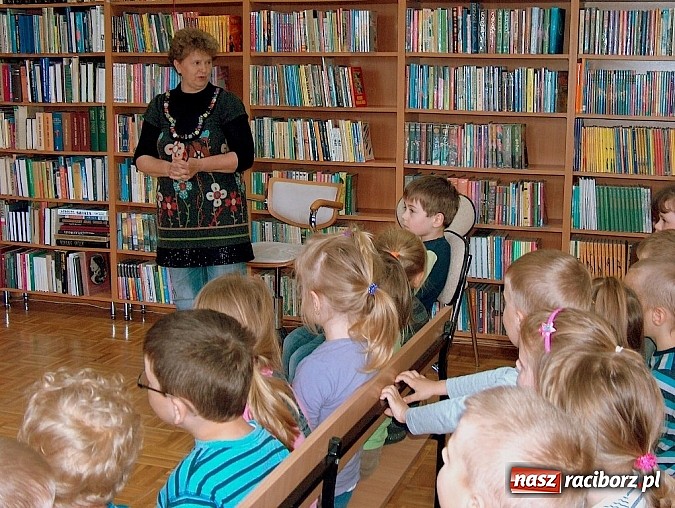 Zdjęcie w galerii na portalu naszraciborz.pl: Cały Racibórz czytał dzieciom wiadomości z regionu