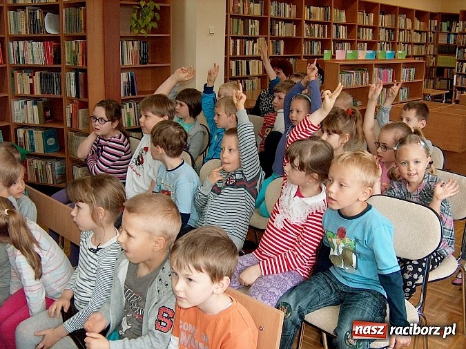 Zdjęcie w galerii na portalu naszraciborz.pl: Cały Racibórz czytał dzieciom wiadomości z regionu