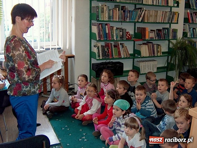 Zdjęcie w galerii na portalu naszraciborz.pl: Cały Racibórz czytał dzieciom wiadomości z regionu