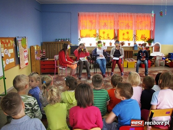 Zdjęcie w galerii na portalu naszraciborz.pl: Cały Racibórz czytał dzieciom wiadomości z regionu