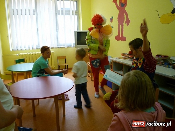 Zdjęcie w galerii na portalu naszraciborz.pl: Cały Racibórz czytał dzieciom wiadomości z regionu