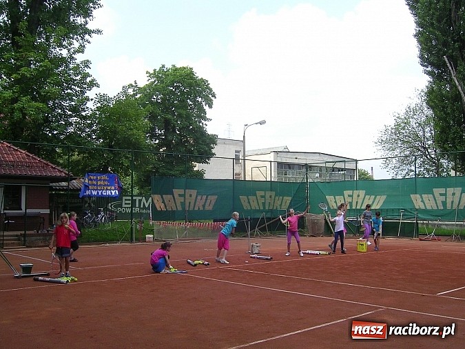 Zdjęcie w galerii na portalu naszraciborz.pl: Dzień Dziecka na kortach Rafako wiadomości z regionu