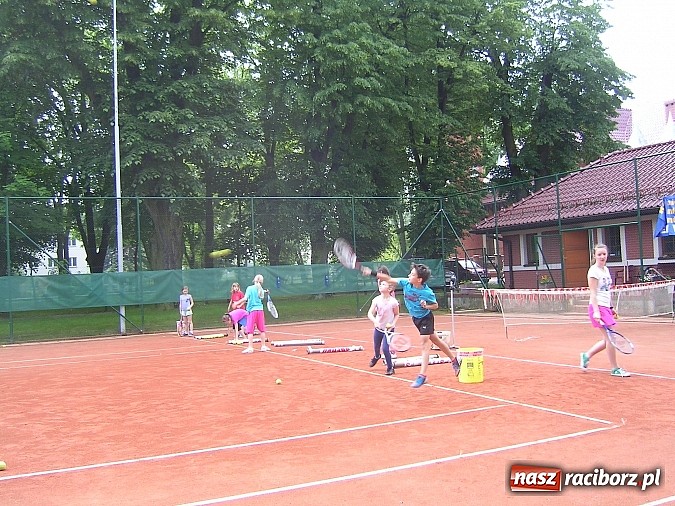 Zdjęcie w galerii na portalu naszraciborz.pl: Dzień Dziecka na kortach Rafako wiadomości z regionu