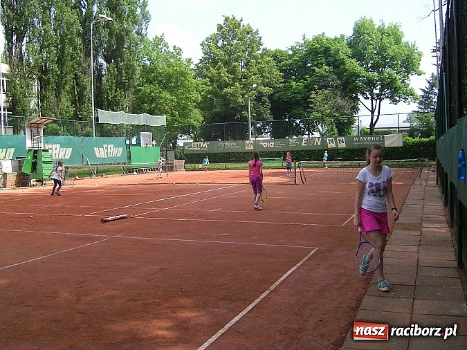 Zdjęcie w galerii na portalu naszraciborz.pl: Dzień Dziecka na kortach Rafako wiadomości z regionu