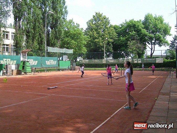Zdjęcie w galerii na portalu naszraciborz.pl: Dzień Dziecka na kortach Rafako wiadomości z regionu