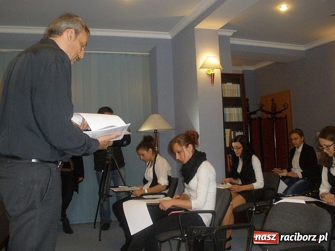 Zdjęcie w galerii na portalu naszraciborz.pl: Zostali pracownikami hotelowej recepcji... wiadomości z regionu