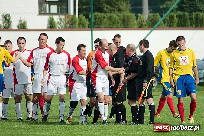 Zdjęcie w galerii na portalu naszraciborz.pl: Bezbarwny pojedynek w Bolesławiu. Rogów w B klasie wiadomości z regionu