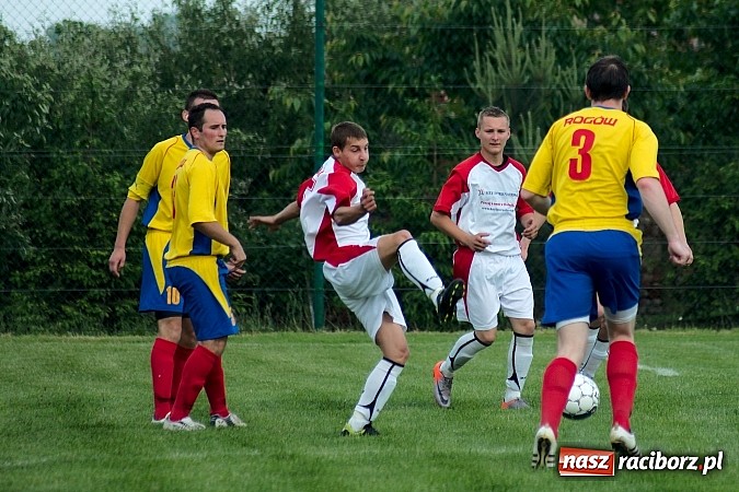Zdjęcie w galerii na portalu naszraciborz.pl: Bezbarwny pojedynek w Bolesławiu. Rogów w B klasie wiadomości z regionu
