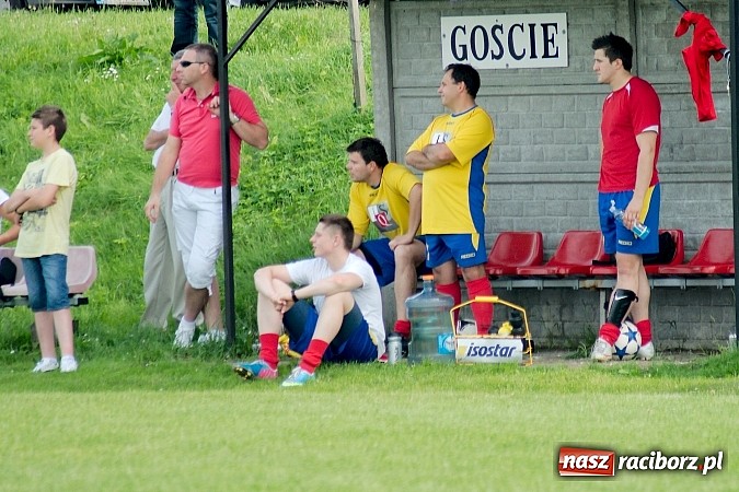 Zdjęcie w galerii na portalu naszraciborz.pl: Bezbarwny pojedynek w Bolesławiu. Rogów w B klasie wiadomości z regionu