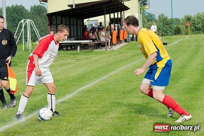 Zdjęcie w galerii na portalu naszraciborz.pl: Bezbarwny pojedynek w Bolesławiu. Rogów w B klasie wiadomości z regionu