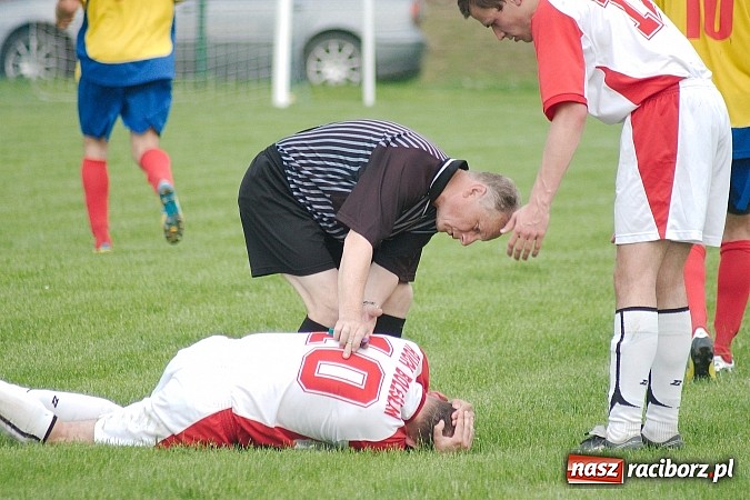 Zdjęcie w galerii na portalu naszraciborz.pl: Bezbarwny pojedynek w Bolesławiu. Rogów w B klasie wiadomości z regionu