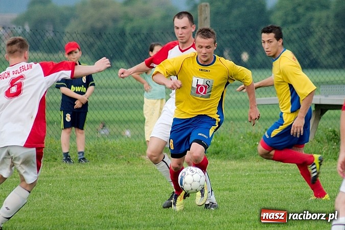 Zdjęcie w galerii na portalu naszraciborz.pl: Bezbarwny pojedynek w Bolesławiu. Rogów w B klasie wiadomości z regionu