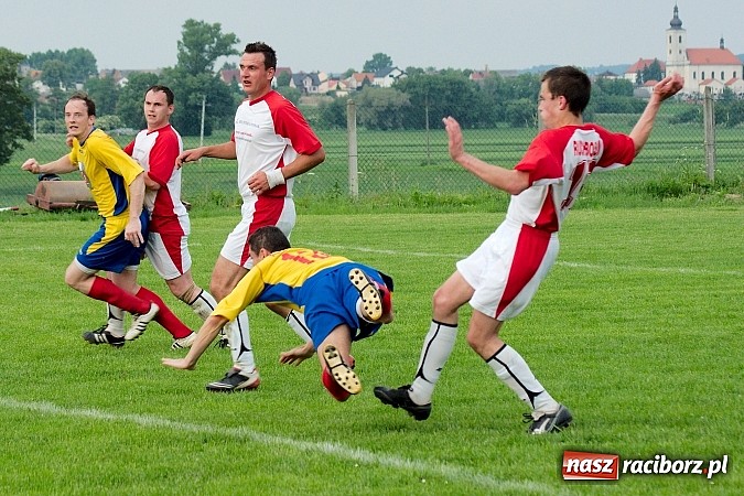 Zdjęcie w galerii na portalu naszraciborz.pl: Bezbarwny pojedynek w Bolesławiu. Rogów w B klasie wiadomości z regionu