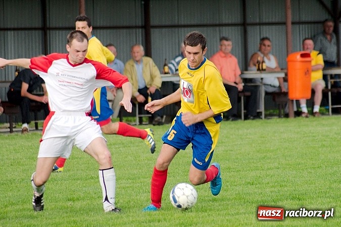 Zdjęcie w galerii na portalu naszraciborz.pl: Bezbarwny pojedynek w Bolesławiu. Rogów w B klasie wiadomości z regionu