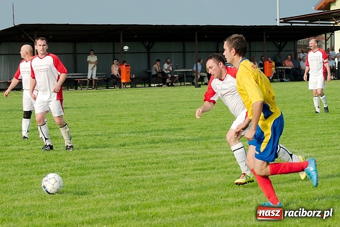 Zdjęcie w galerii na portalu naszraciborz.pl: Bezbarwny pojedynek w Bolesławiu. Rogów w B klasie wiadomości z regionu