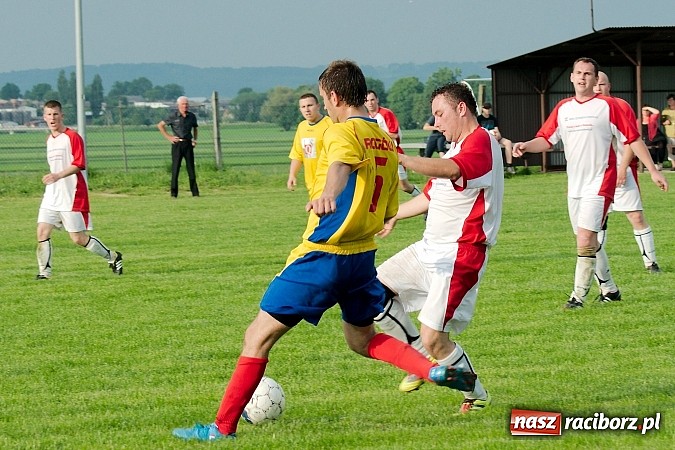 Zdjęcie w galerii na portalu naszraciborz.pl: Bezbarwny pojedynek w Bolesławiu. Rogów w B klasie wiadomości z regionu