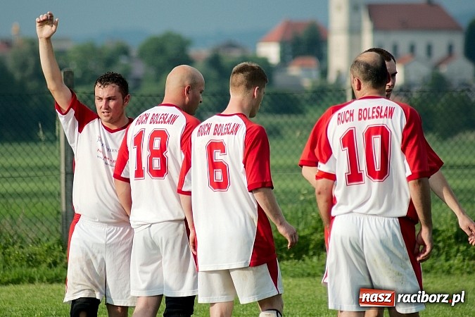 Zdjęcie w galerii na portalu naszraciborz.pl: Bezbarwny pojedynek w Bolesławiu. Rogów w B klasie wiadomości z regionu
