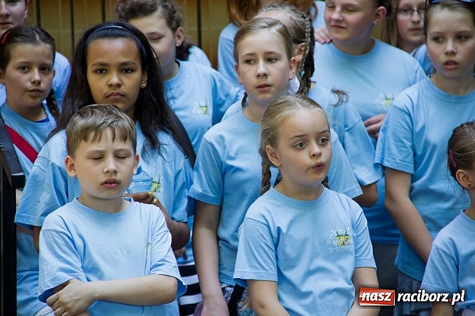 Zdjęcie w galerii na portalu naszraciborz.pl: Spotkanie z Afryką w kościele Matki Bożej wiadomości z regionu