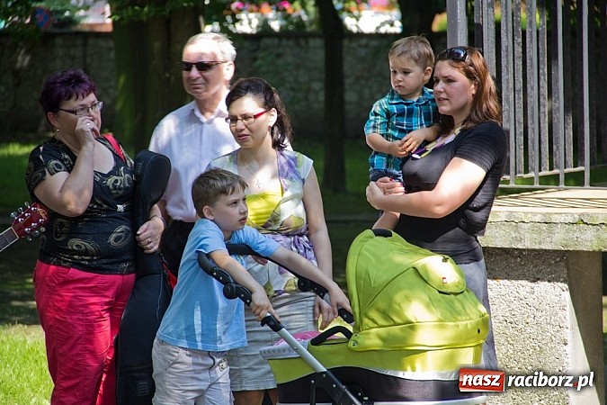 Zdjęcie w galerii na portalu naszraciborz.pl: Spotkanie z Afryką w kościele Matki Bożej wiadomości z regionu
