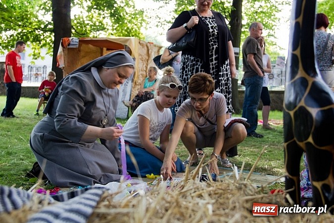 Zdjęcie w galerii na portalu naszraciborz.pl: Spotkanie z Afryką w kościele Matki Bożej wiadomości z regionu