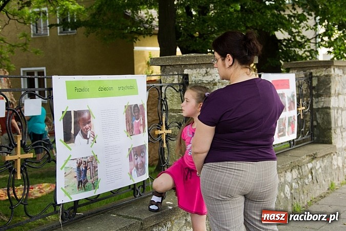 Zdjęcie w galerii na portalu naszraciborz.pl: Spotkanie z Afryką w kościele Matki Bożej wiadomości z regionu