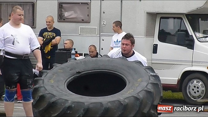 Zdjęcie w galerii na portalu naszraciborz.pl: Michał Tichanów tuż za podium strongmanów wiadomości z regionu