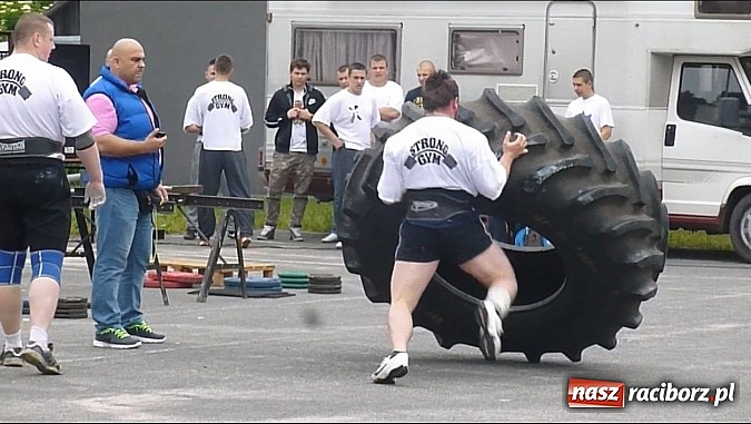 Zdjęcie w galerii na portalu naszraciborz.pl: Michał Tichanów tuż za podium strongmanów wiadomości z regionu